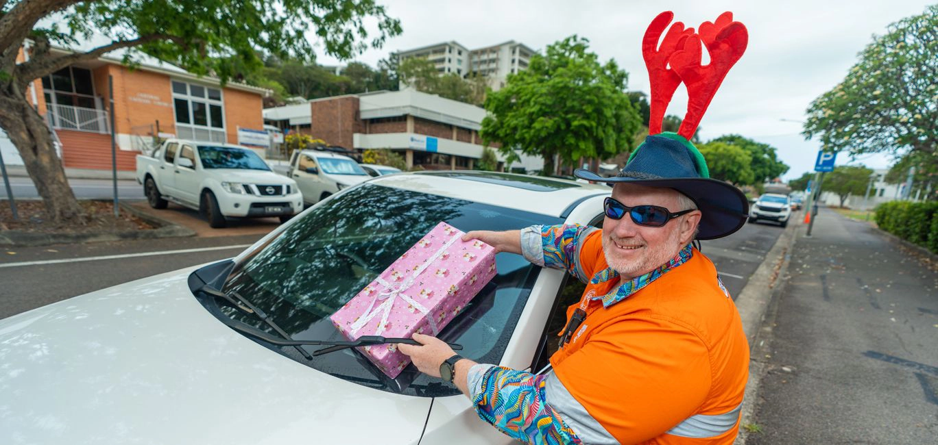 Council Parking Officer Kendon spreading the 2 hour free parking joy in the city centre