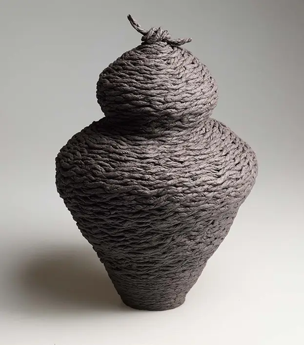 Julie Pennington, Bind