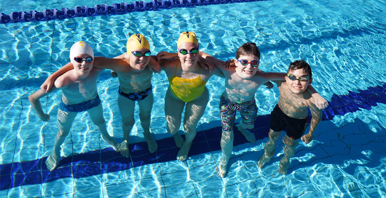 Oskar Bourne, Tatum King, Savanah King, Lachlan Frame and Cooper Schmidt from Lightning Swim Club