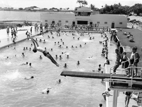 Tobruk Memorial Baths on the Strand, Townsville (31 Dec 1950).