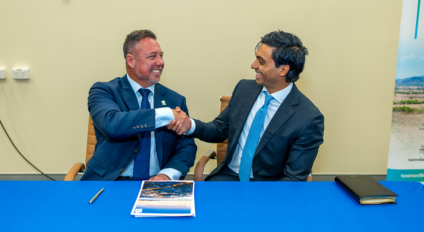 Mayor Nick Dametto and Quinbrook  Senior Vice President Vignesh Bandi signing MoU at the Lansdown Investor Forum