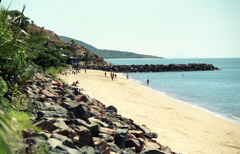 The Strand beach and Coral Sea Memorial Rock Pool, 1991