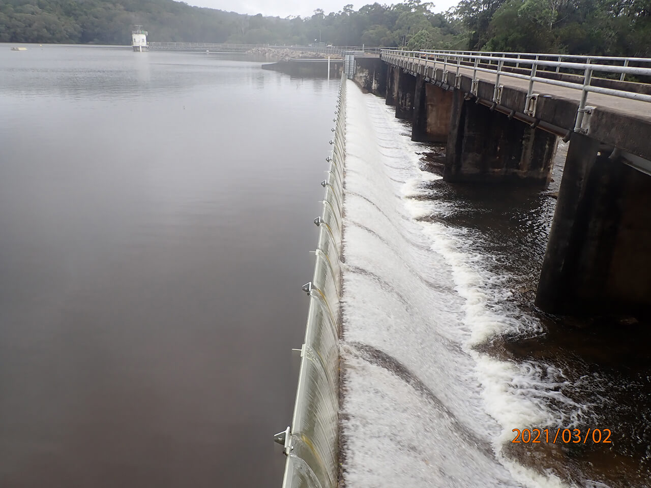 Paluma Dam - Dam spilling (2021)