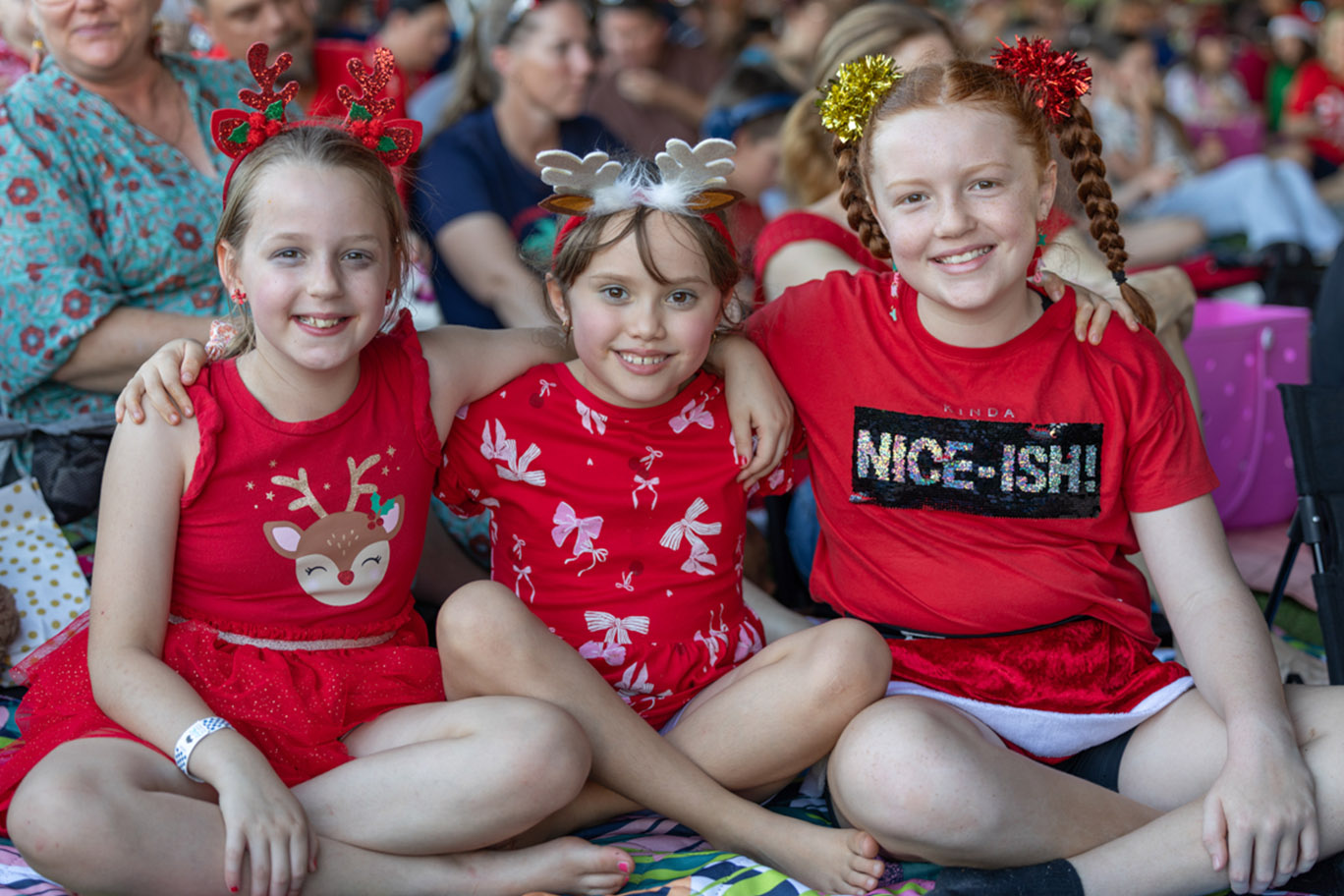 Hannah O'Brien, Ferne O'Brien, Ember Costello