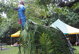Leonard Andy, Nina Dawson, Gunduy Midja, lawyercane, palm leaves, native plants, natural fibre fabrics and natural plant dyes, 700 x 600 x 600 cm Leonard Andy, Nina Dawson, Gunduy Midja, lawyercane, palm leaves, native plants, natural fibre fabrics and natural plant dyes, 700 x 600 x 600 cm.